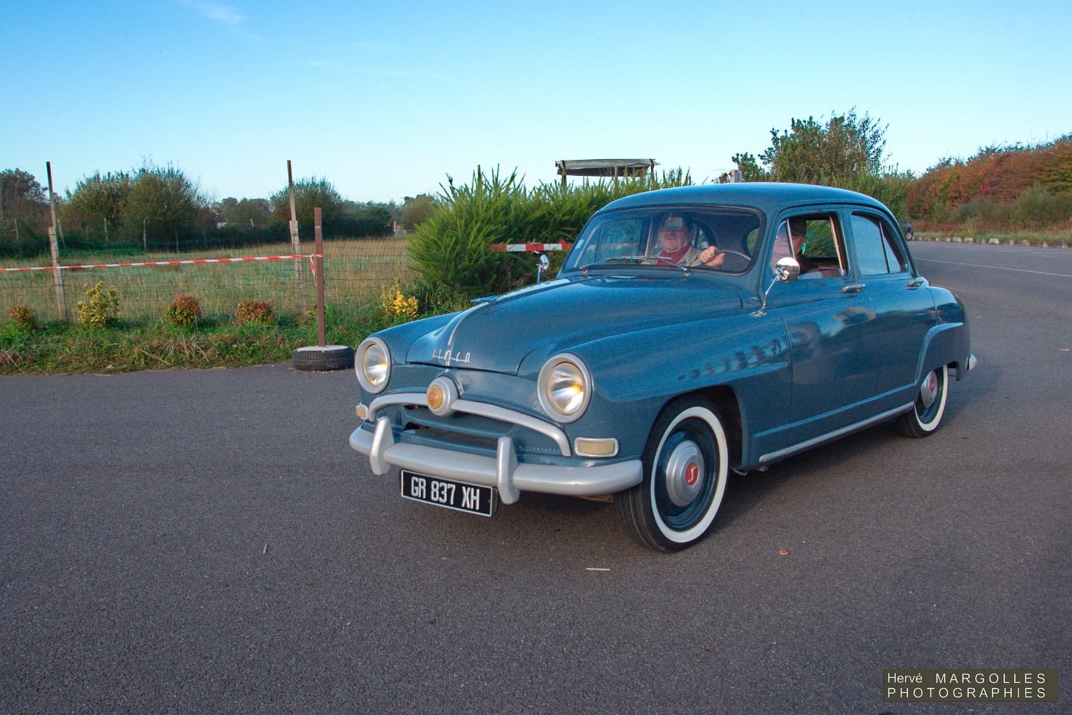 Simca Aronde - 01.jpg